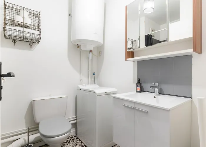 Centre-ville Avec Terrasse Et Parking Securise Gratuit Lägenhet *